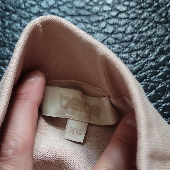 Elegant Cream Women's Skirt - Picture 4 of 4